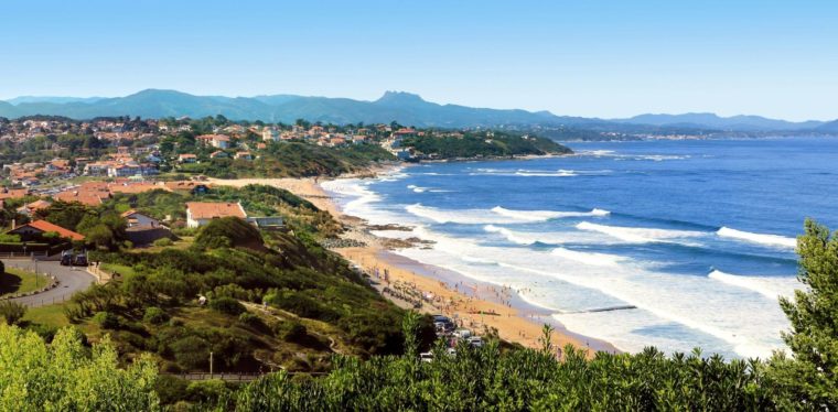 Arcangues ou Hendaye : vivre au Pays basque côté terre ou côté mer - SOBRIM